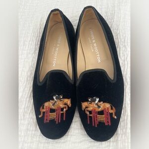 Women’s sz 5.5 Stubbs and Wooten velvet shoes with equestrian scene.
